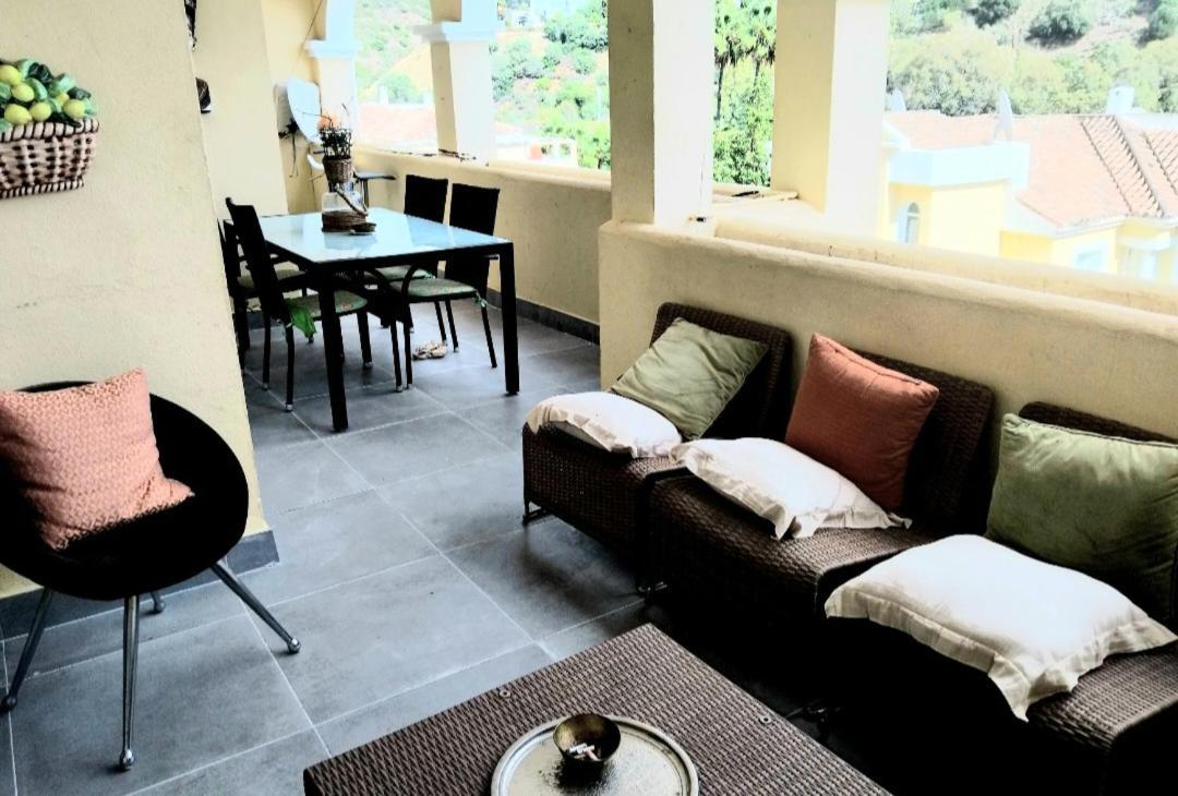 Bedroom, With A Share Bathroom In A Bed And Breakfast Place มาลากา ภายนอก รูปภาพ